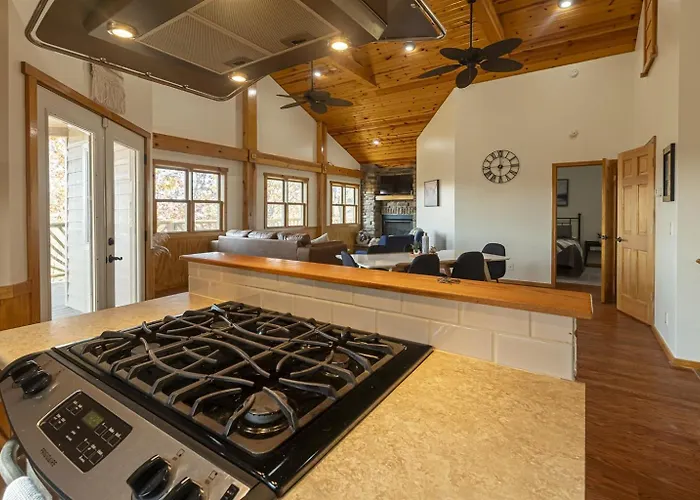 3br Ridge Hot Tub, Firepit & Valley Views