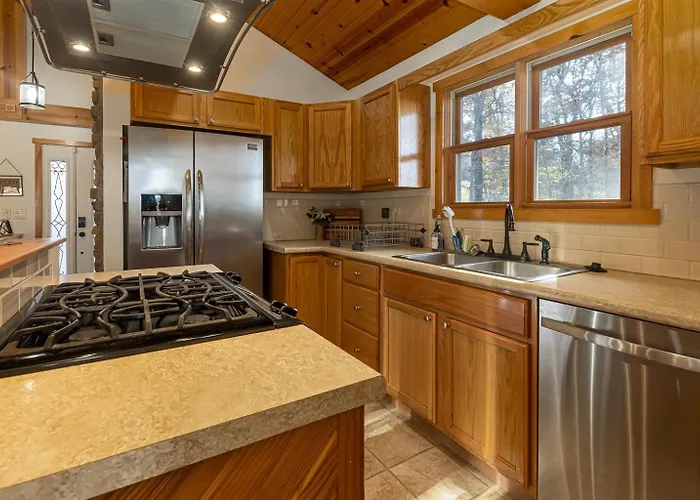 Holiday home 3br Ridge Hot Tub, Firepit & Valley Views
