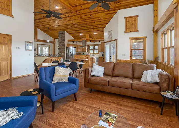 Holiday home 3br Ridge Hot Tub, Firepit & Valley Views *