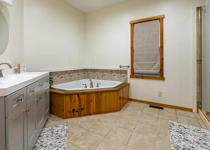 3br Ridge Hot Tub, Firepit & Valley Views